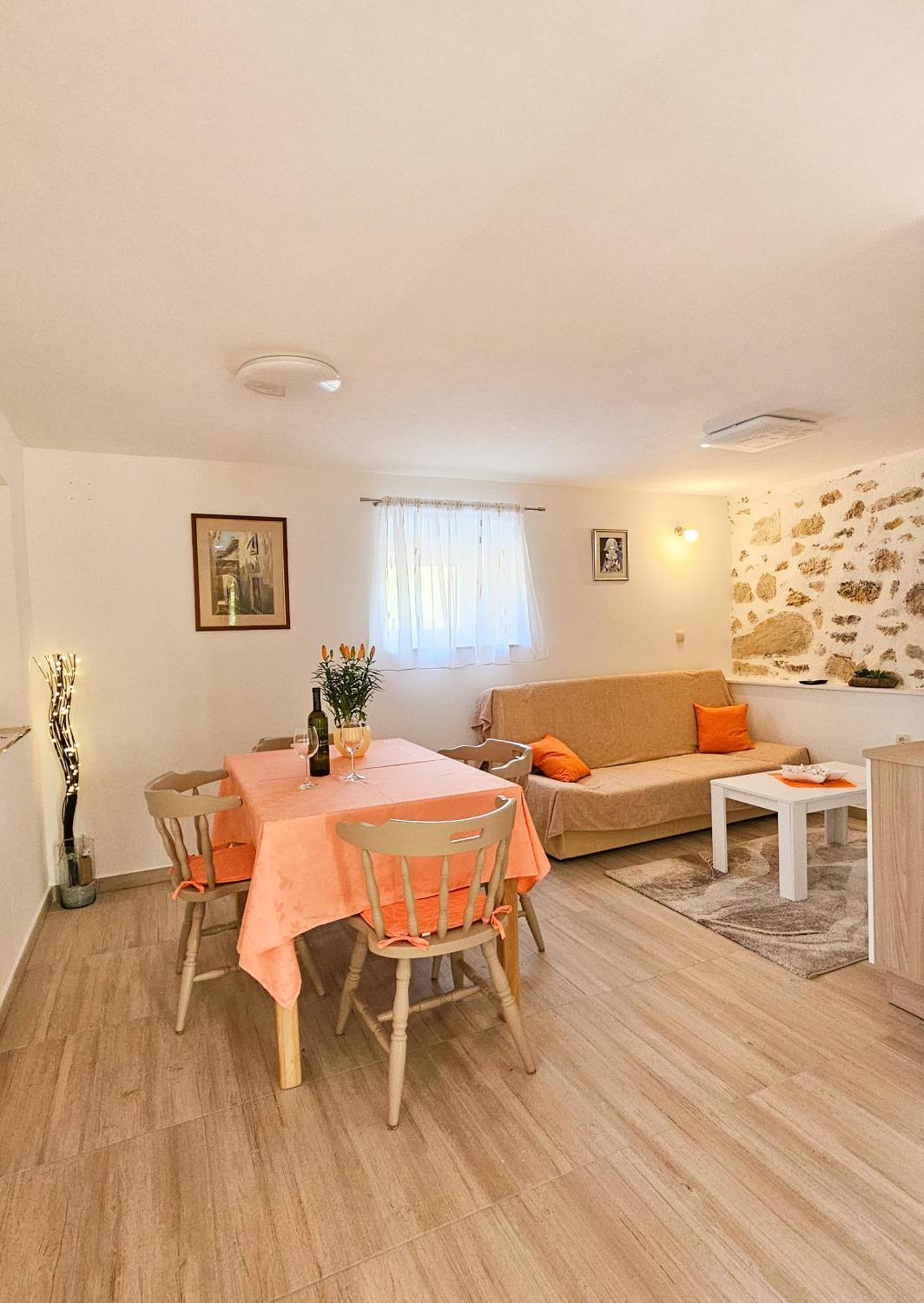 Apartman Petra Vrh  Exterior foto
